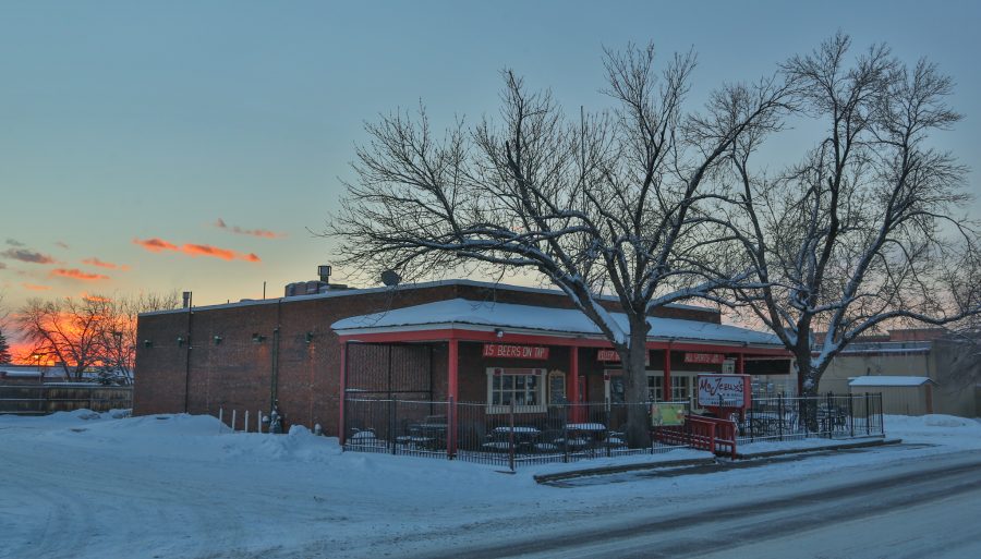 Mo Jeauxs Bar and Grill closed around sunrise yesterday morning, a sight that may change throughout Fort Collins soon. Legislation is currently being negotiated that could allow bars to serve alchohol past the current 2 am limit.
