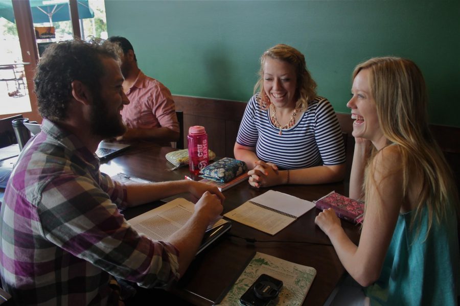 Tom Jennings, the Lafe and Greek InterVarsity leader, meets with Hannah Bocher, a sophomore human development and family studies major, and Kelsey Lewis, a senior social work major, to discuss InterVarsity within Greek life. (Photo credit: Zara DeGroot)
