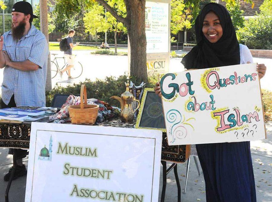 The Muslim Student Association spreading information in the Plaza