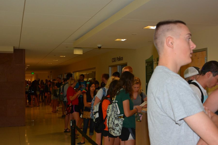 Line for Lee Brice tickets increases substantially before Friday concert