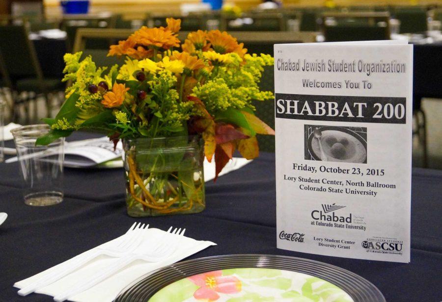 The annual Shabbat 200 dinner, organized by the Chabad Jewish Student Organization, occurred Oct. 23 in the Lory Student Center. (Photo credit: Caio Pereira.)