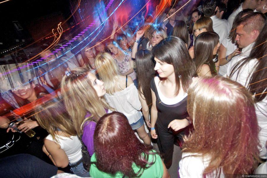 Crowds of people partying at Opium, a popular club in Barcelona. (Photo courtesy of Flickr).