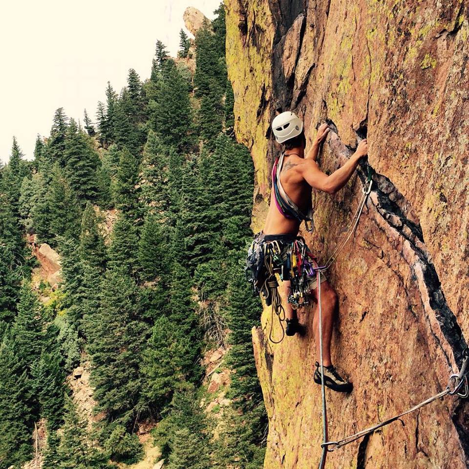 Twin ropes in use on a traverse at Eldorado Canyon. (Photo By: Alexie Smirnov)