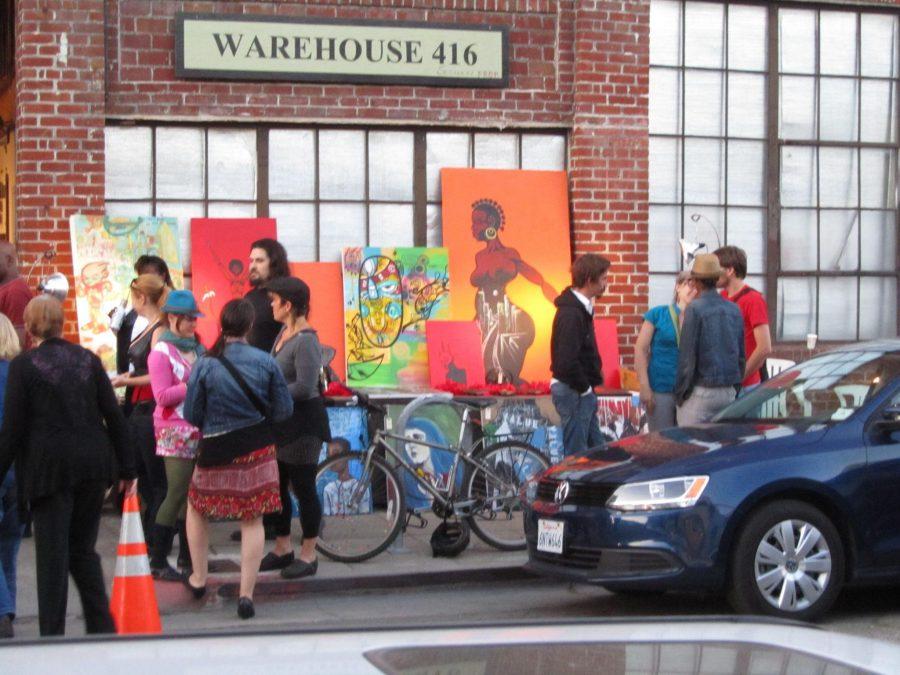 https://upload.wikimedia.org/wikipedia/commons/a/a2/Oakland_Art_Murmur_Warehouse_416_2012-06.jpg