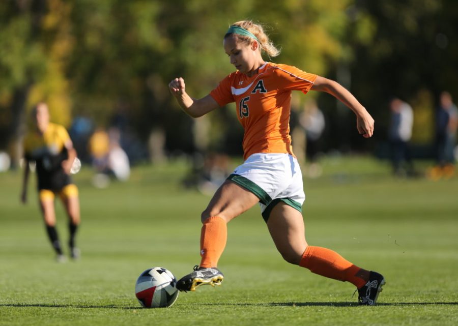 Colorado State Universitys Madisann Relph (15) takes the ball upfield during the second half of the game on Friday afternoon at the Lagoon Field. The Rams were beat by the Tigers 2-0. (Forrest Czarnecki | Collegian)