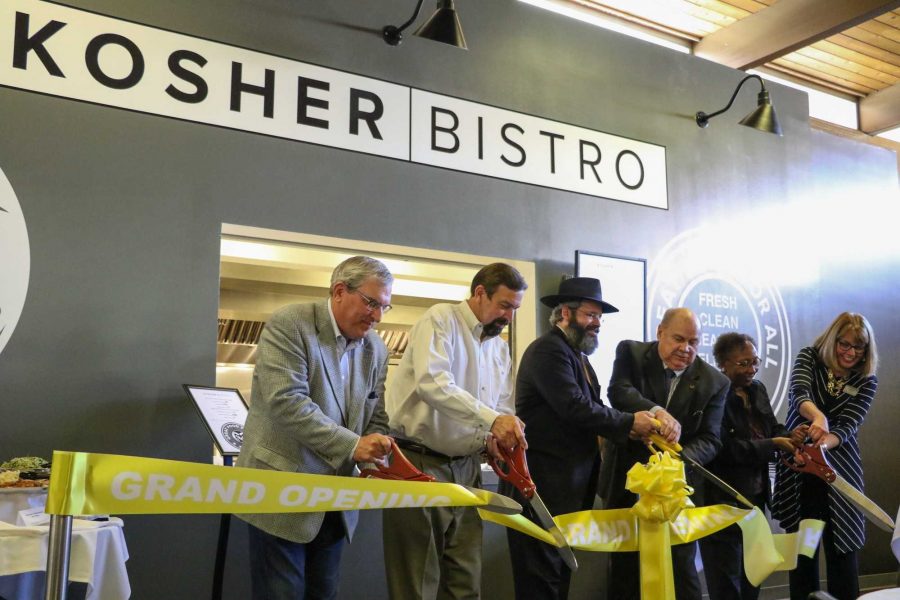The Kosher Bistro, located in Parmelee dining hall officially opened on Oct. 10 (Kasen Schamaun l Collegian).