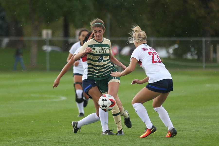 Forward Taylor Steinke finds a hole in the Fresno State Defense during the first half of action on Oct 1. (Elliott Jerge | Collegian)
