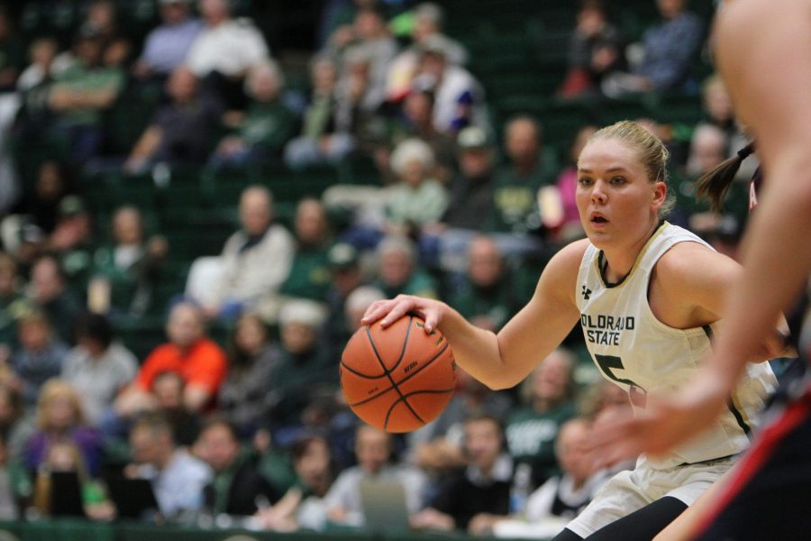 Sofie Tryggedsson (5) brings the ball forward against the Gonzaga Bulldogs Nov 13. (Tony Villalobos May | Collegian)