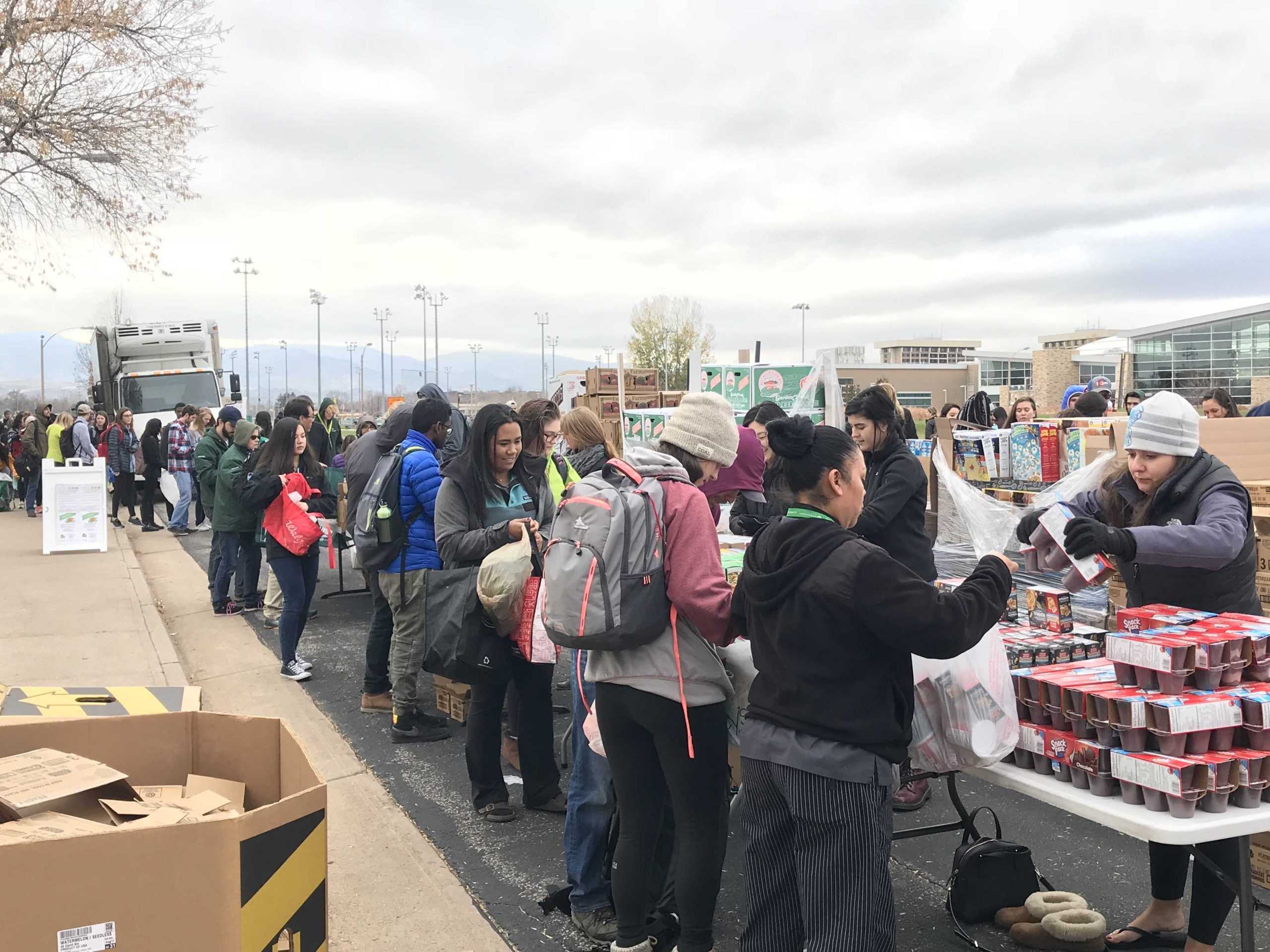 Mobile Food Pantry Distributes 16 000 Pounds Of Food Helps Rams