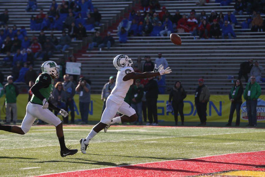 Wide Receiver Michael Gallup stretches out for a deep pass but is unable to pull it in during the Gildan New Mexico Bowl against Marshall on Dec. 16. (Elliott Jerge | Collegian)