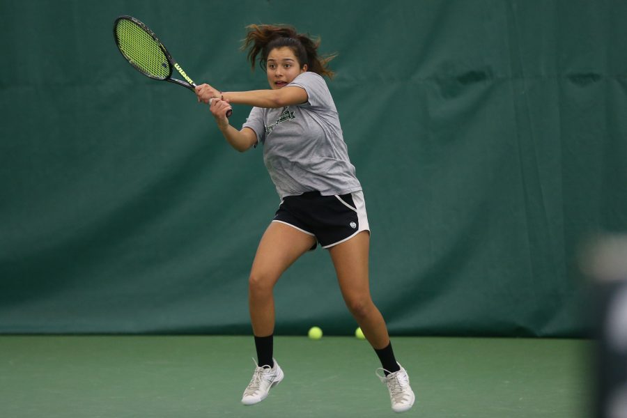 Sophomore Alyssa Grijalva takes part in practice on February 21 at the Fort Collins Country Club. (Elliott Jerge | Collegian)