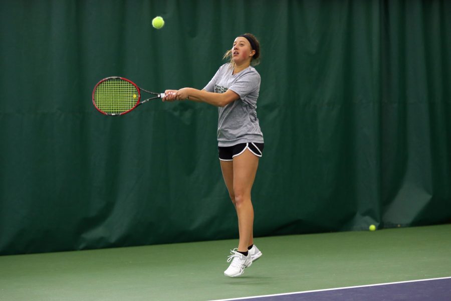 Junior Emily Kolow takes part in practice on February 21 at the Fort Collins Country Club. (Elliott Jerge | Collegian)