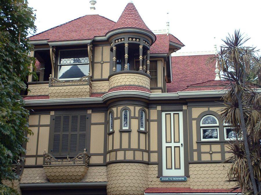 The infamous Winchester house located in California. Photo courtesy of Wikimedia Commons