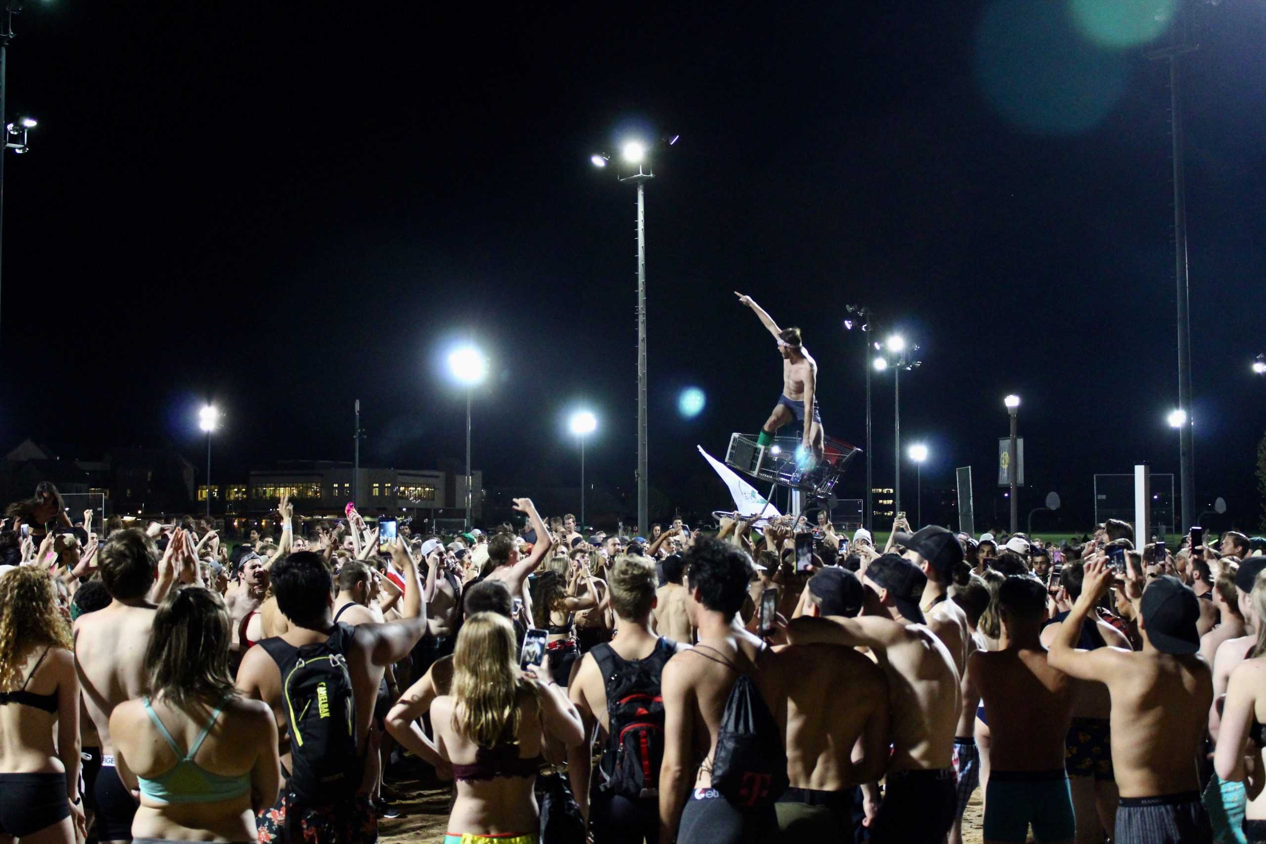 Thousands+of+students+strip+for+end-of-the-year+CSU+Undie+Run