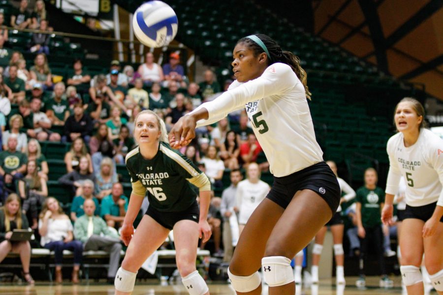 Breana Runnels (15) makes a pass during the game against Florida State on Sept. 1. (Ashley Potts | Collegian)