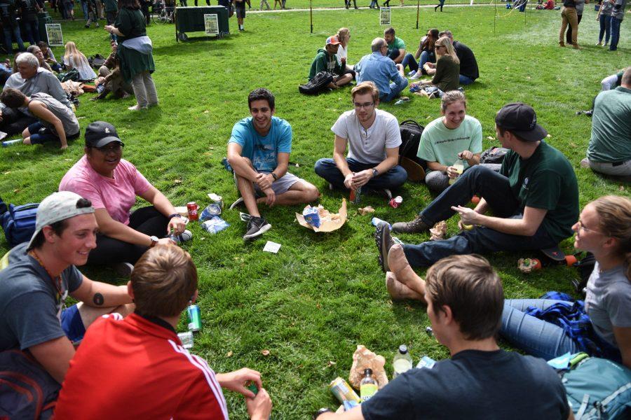 A group of students eats at the University Picnic after President Tony Franks 2018 Fall Address Oct. 3. (Matt Tackett | The Collegian)
