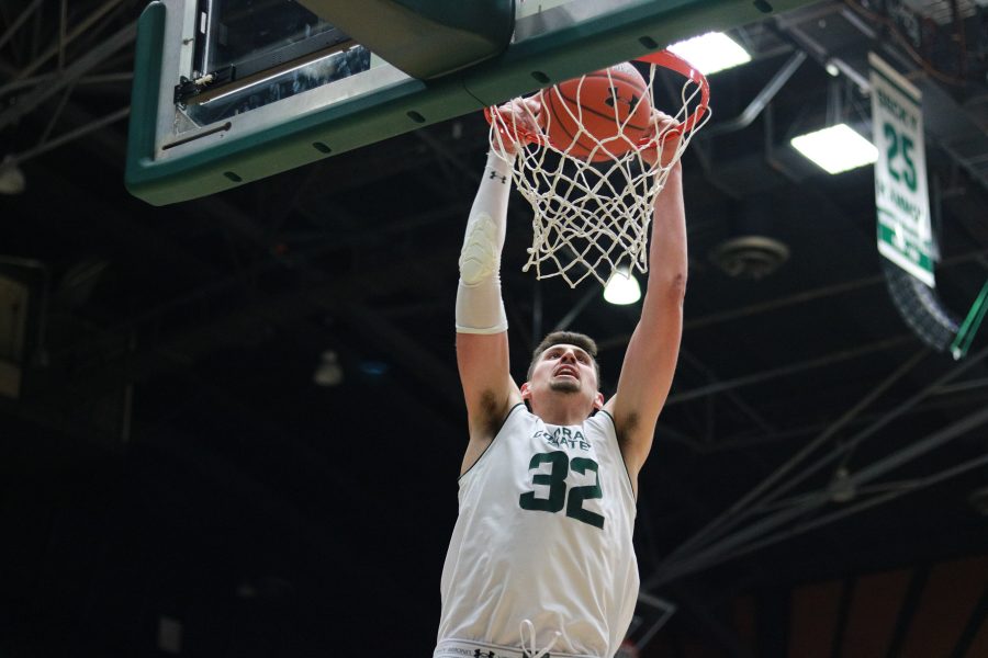 Nico Carvacho (32) dunks the ball after a fastbreak as the Rams battle the MSU Bobcats. CSU wins 81-77. (Devin Cornelius | Collegian)