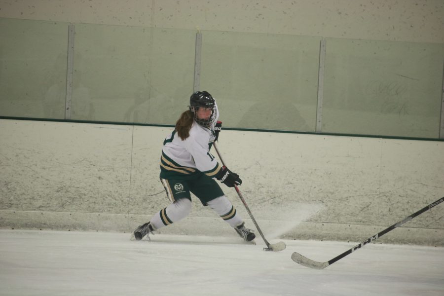 Stephanie Talone (10) stops and looks to pass the puck to a teammate, during CSU's game against Utah. The Rams win 4-3 (Devin Cornelius | Collegian)