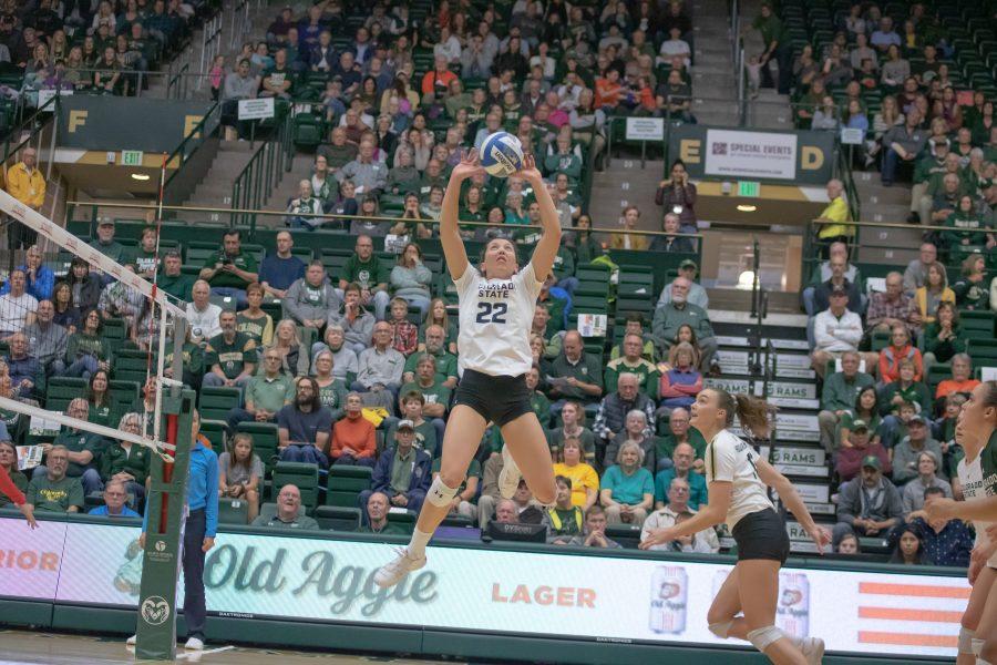 Katie Oleksak(#22) sets  Paulina Hougaard-Jensen(#11) during Colorado State's home game against San Diego State. CSU sweeps SDSU in three sets. (Devin Cornelius | Collegian)