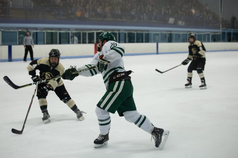 Mens hockey plays Western Michigan in pair of weekend games