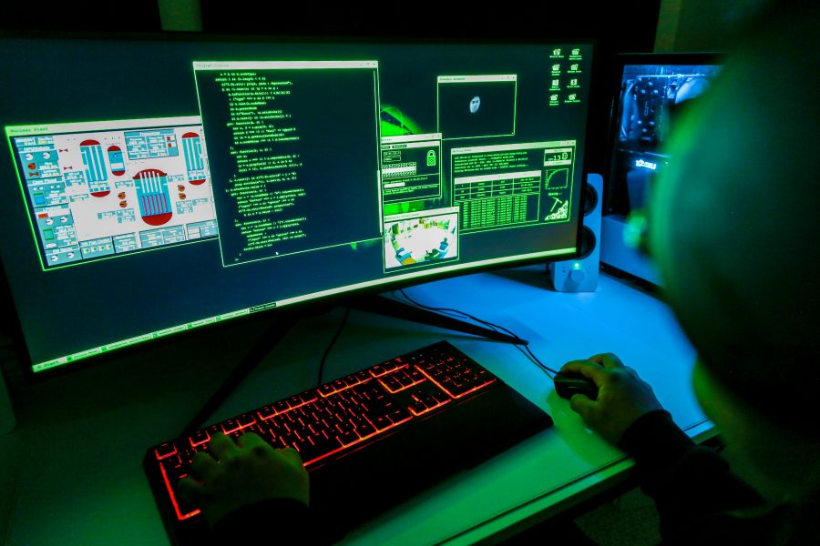 10.20.10_Buchan_Cybersecurity/Phising_photoillustration_04