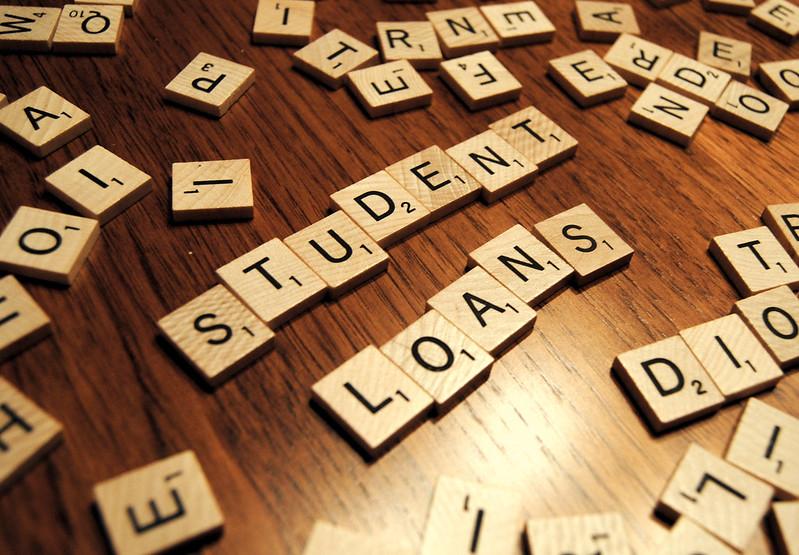 Student loans image (Courtesy of  www.gotcredit.com)