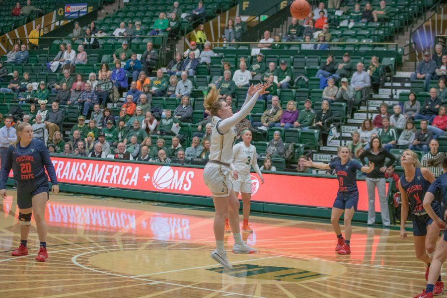 Makenzie Ellis (11) make a jump shot from inside the arc, during the Colorado State home game against Fresno State University. CSU loses 79-61. (Devin Cornelius | Collegian)