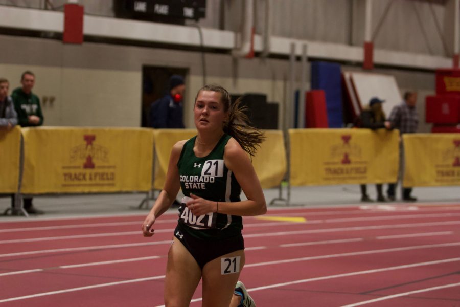 Junior Lily Tomasula-Martin competes in the 5,000m race at the Iowa State Classic Indoor track meet on Jan. 15, 2020. (Matt Begeman | Collegian)