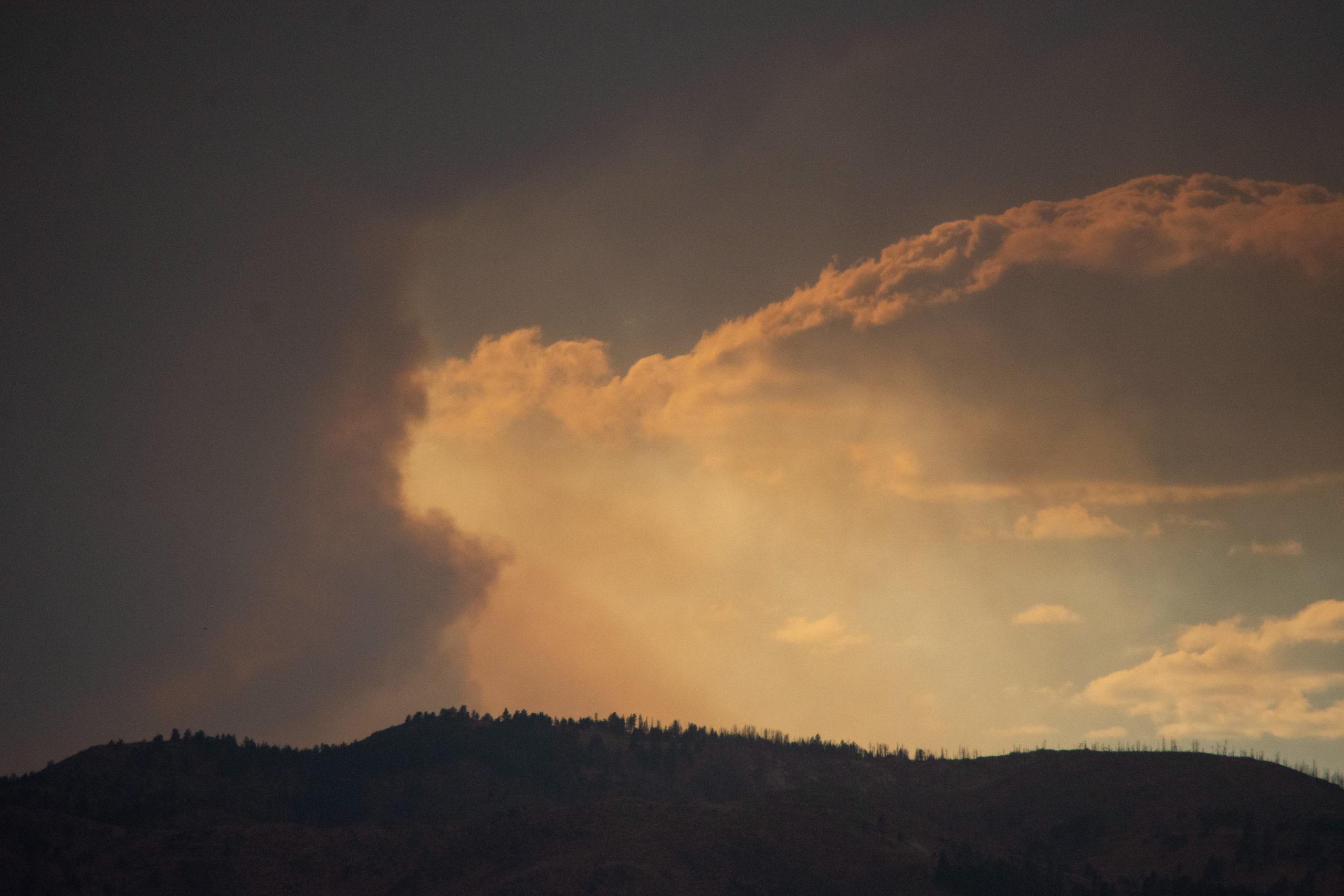 the smoke cloud from the cameron peak fire
