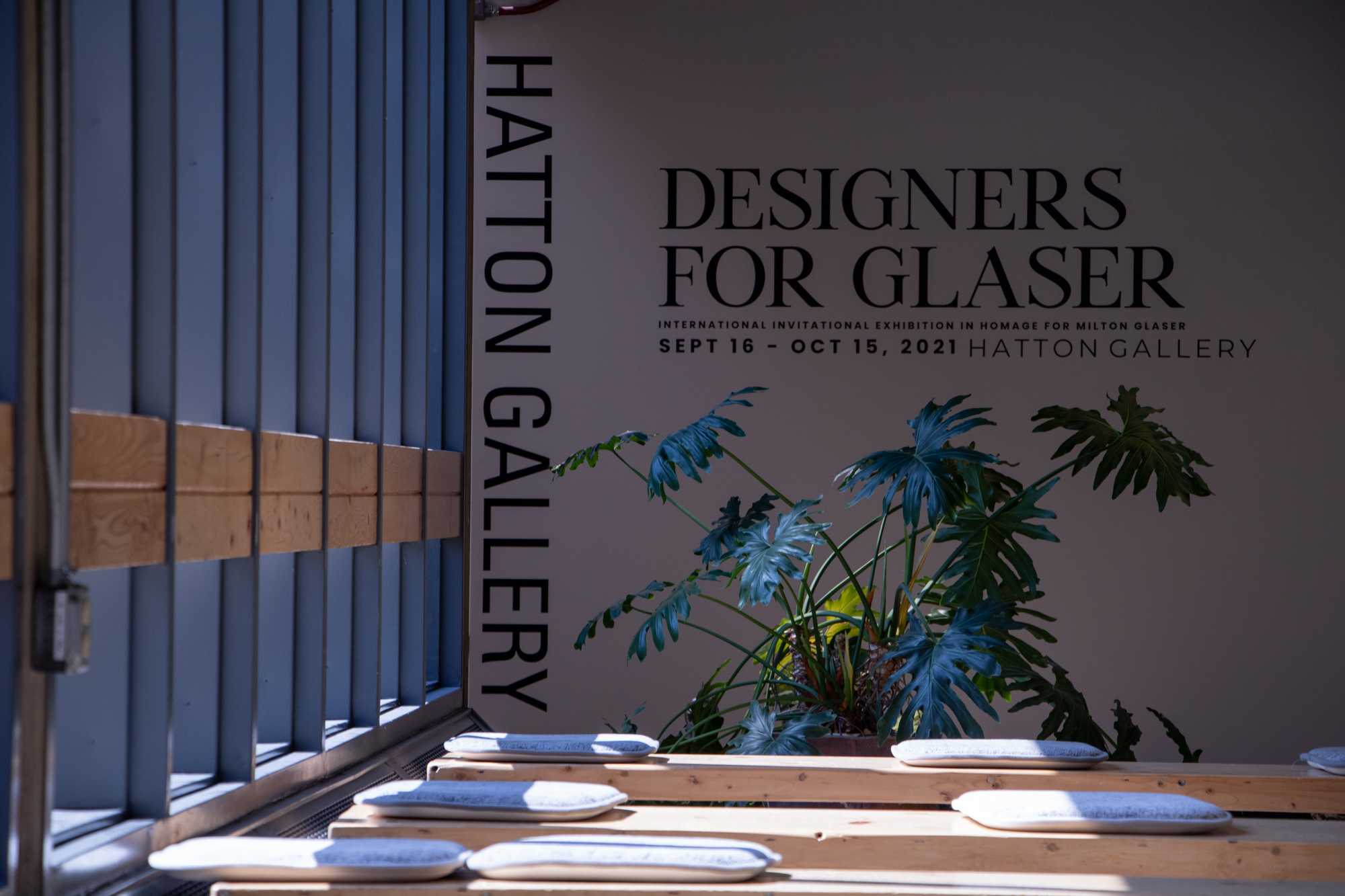 designers for glaser exhibit sign