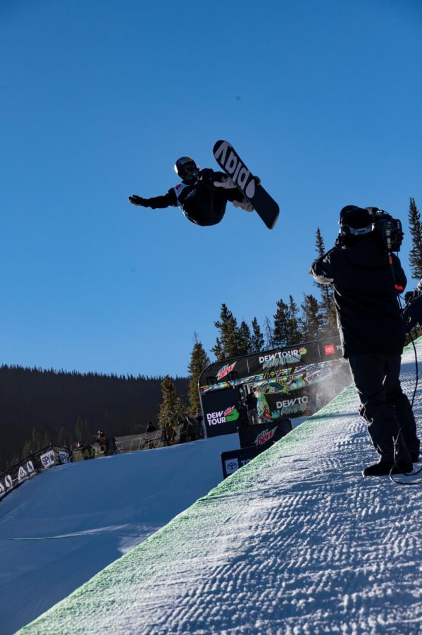 Queralt Castellet performs a grab in women’s superpipe finals at Dew Tour