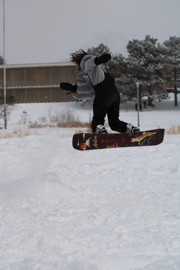 CSU students enjoy their snow day skiing and snowboarding.
