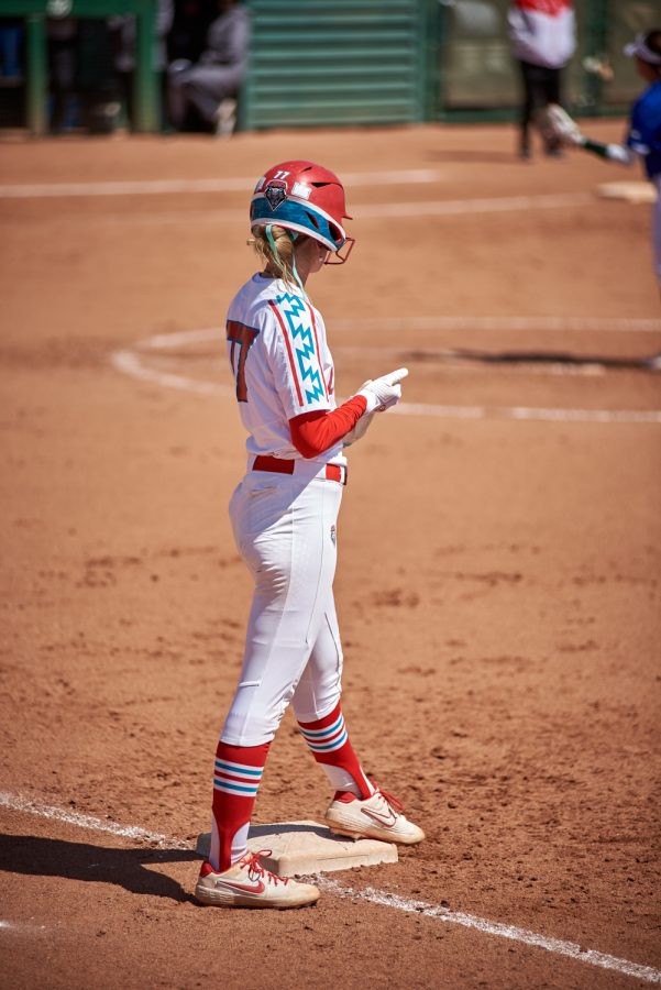 New Mexico Senior, Reyan Tuck, gets ready to run to second base April 10, 2022.