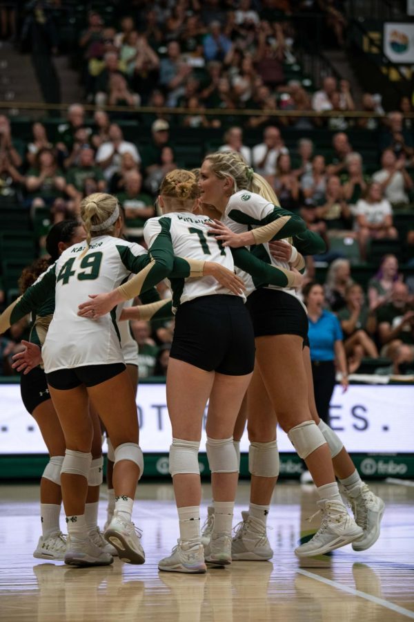 The Colorado State University volleyball team huddles after a play during the CSU Volleyball game against the North Carolina Tarheels Aug. 26 The Game resulted in a win for CSU of 25-17