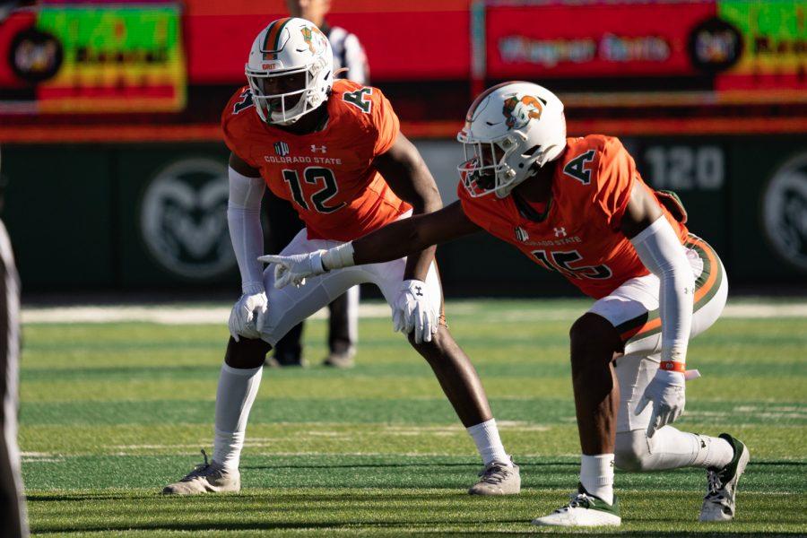 Linebackers Camron Carter and Brandon Hickerson-Rooks prepare at the start of a play against Sacramento State on September 24, 2022. Photo by Sara Shaver.