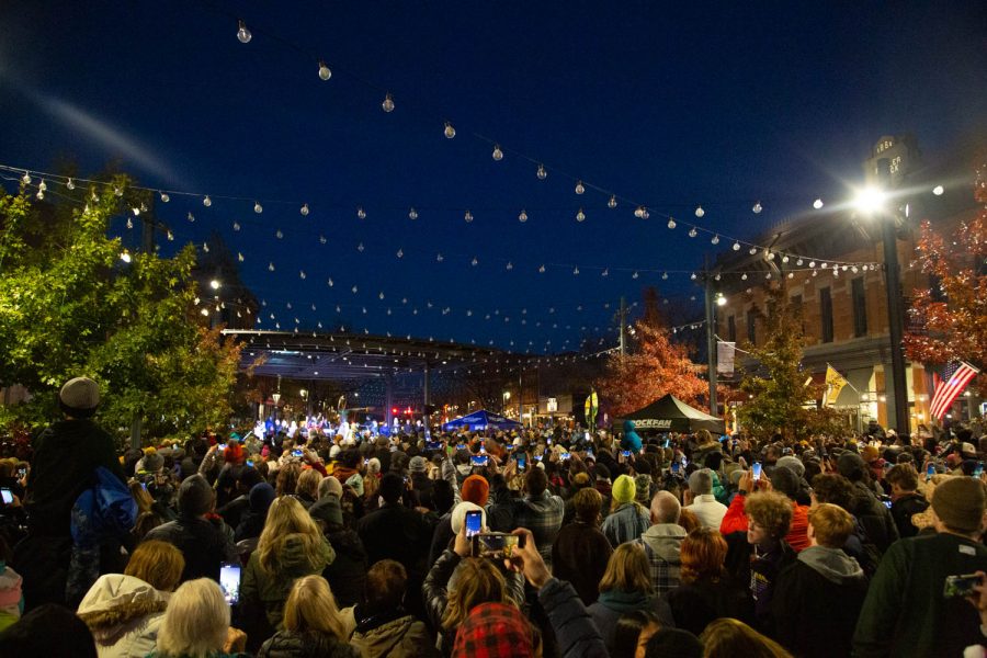 People+fill+Old+Town+Square+in+Fort+Collins+to+witness+the+holiday+lights+turning+on+Nov.+4.