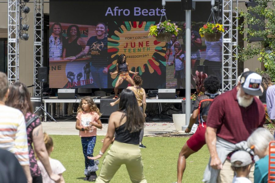 Tia+Rew+leads+AfroBeats+Fitness+Class+at+Foothills+Mall+June+17.+The+class+was+held+in+celebration+of+Juneteenth.