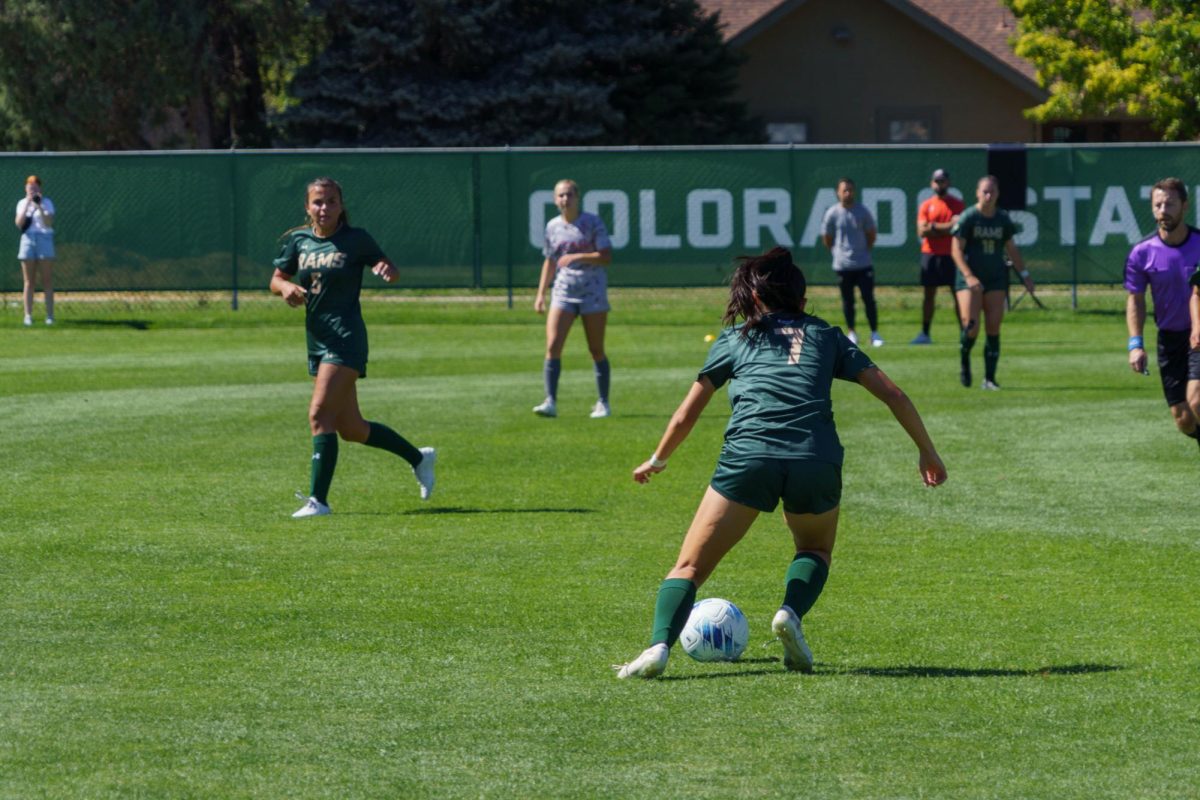 Junior Ali Yoshida (7) prepares to pass the ball during Colorado State Universitys soccer match against University of Utah Sept. 17. CSU lost 0-1 via a penalty kick in the 76th minute.

