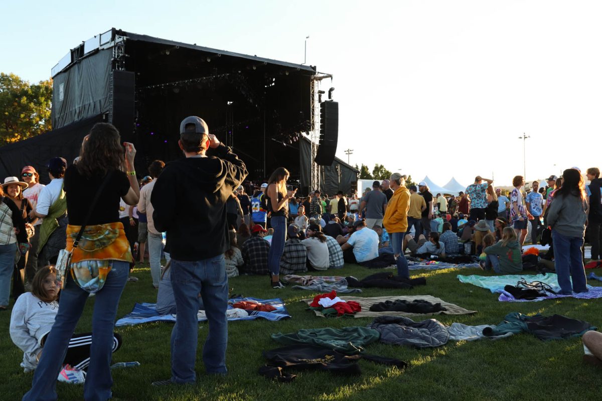 Many use blankets, jackets, and other fabrics to reserve their spaces prior to the Goose concert Oct. 7. The band played on the LSC lawn with students, alumni, and fans in attendance. 
