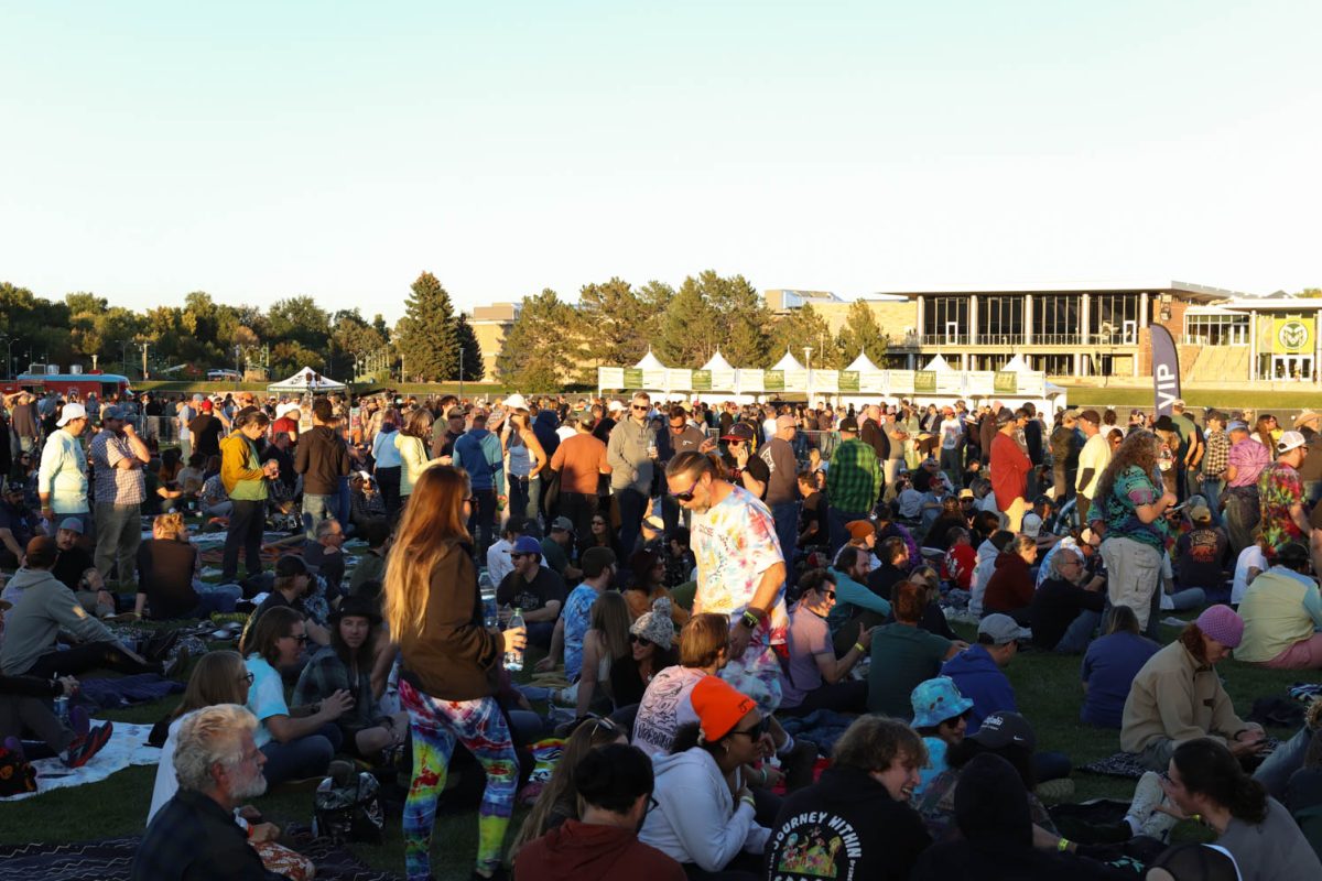 Crowd attending Goose Oct. 7. The band played on the LSC lawn with students, alumni, and fans in attendance. 