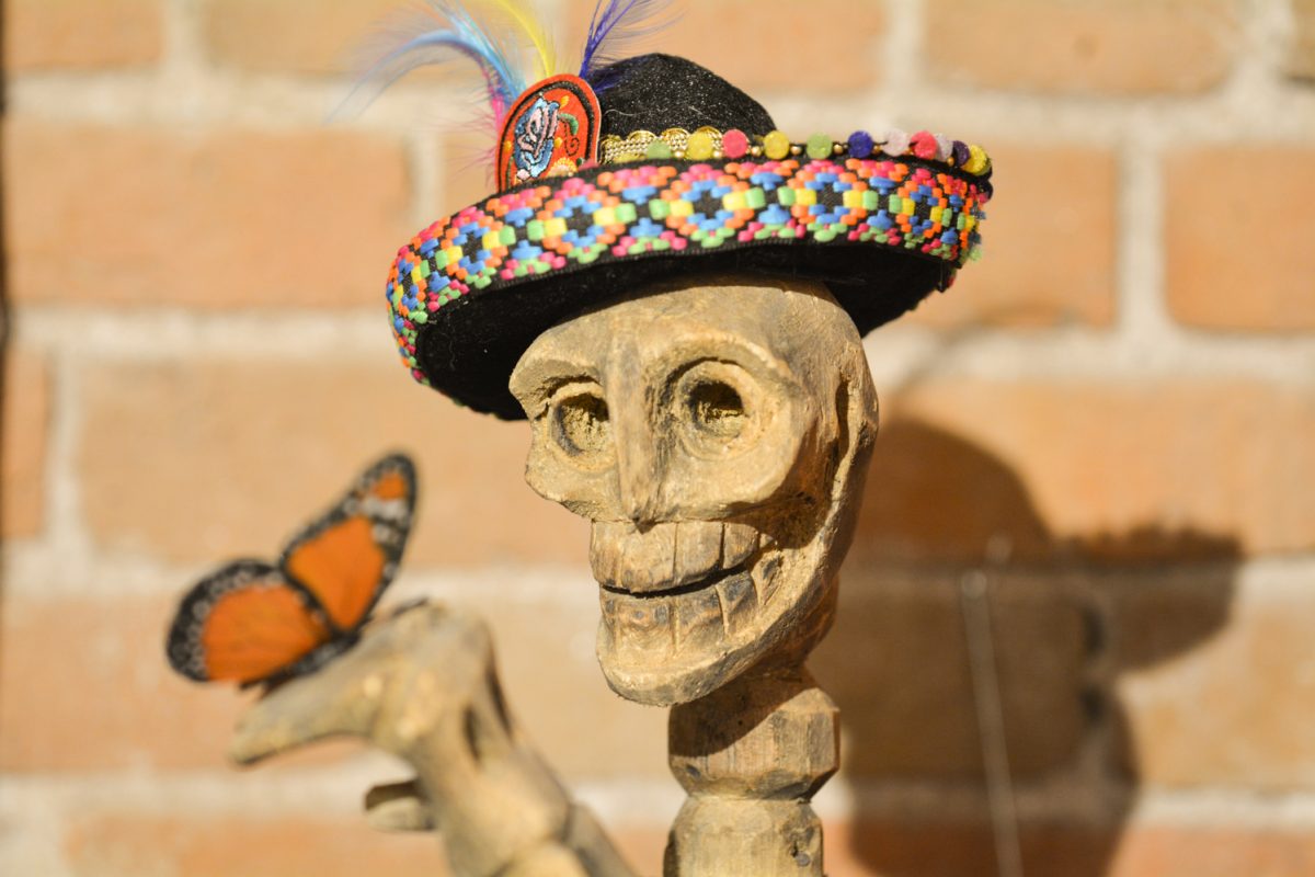 An art piece of a skeleton representing mexican culture during the art exhibit “Street Vistas: Oaxaca’s Dia de Los Muertos” Oct. 4. This exhibit took place at the Global Village Museum of Arts and Cultures.