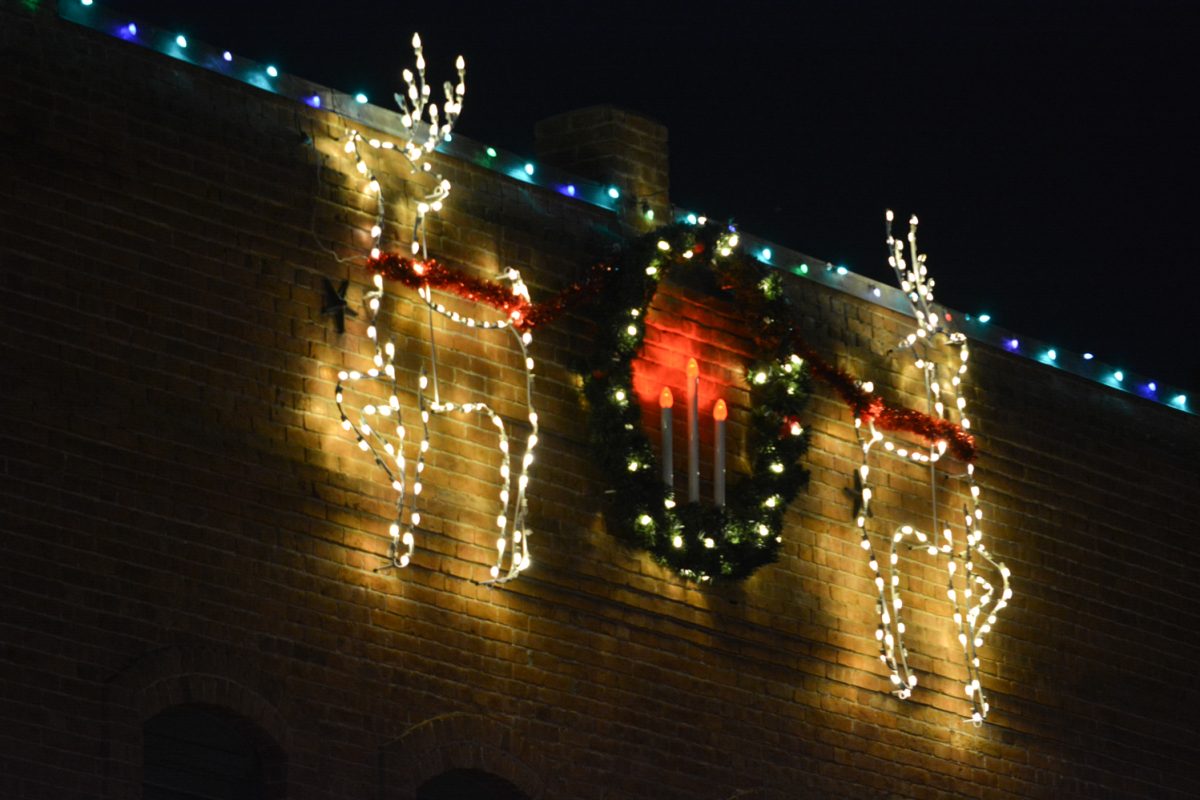 A Christmas light fixture