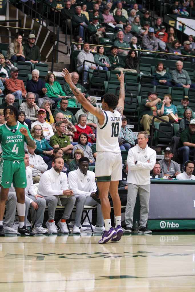 Colorado State's Nique Clifford (10) prepares to block a throw in.