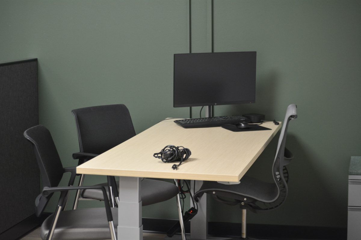 The new HUB office space for student services April 21. This office is meant to be where students come for help regarding financial aid, registration, student records, student billing or housing and dining services.