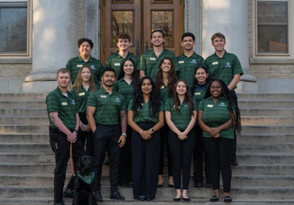 Presidential Ambassadors Robert Lamm, Maddie Hutson, Ryan Yoe, Elena Crooks, Sreya Karumanchi, Shayna Ross, Phoenix Espinoza, Andrea Donlucas, Hannah Gilliard, Ben Gregg, Charlie Beelaert, Joseph Godshall, Lorenzo Alfonso and Andrew White gather for a group photo on the steps of the Administration Building April 29. The PA program is comprised of student leaders representing university philanthropy and giving. 